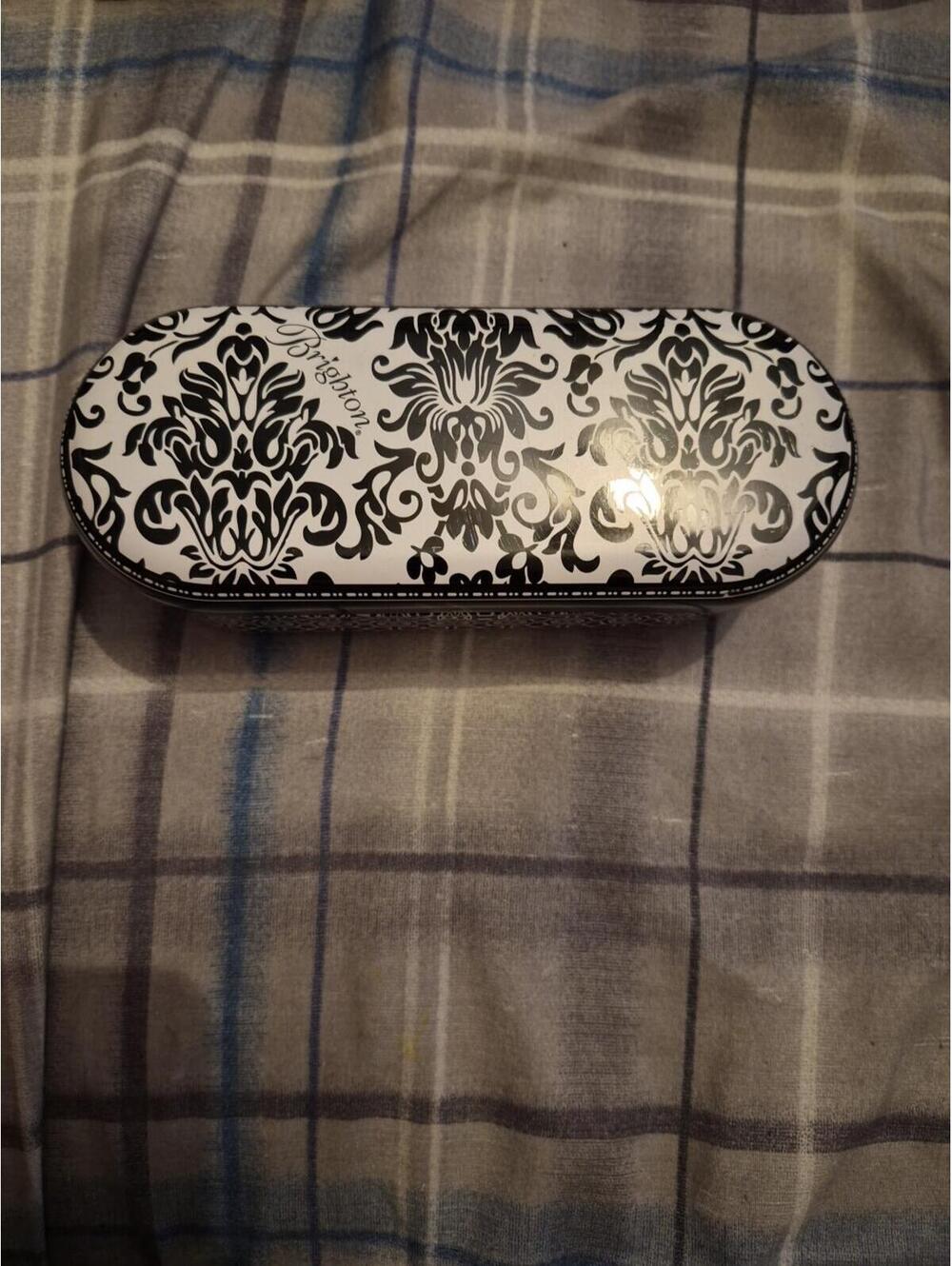 Brighton Damask Sunglasses Case Tin Black White Floral Hinged Metal Eyeglasses
